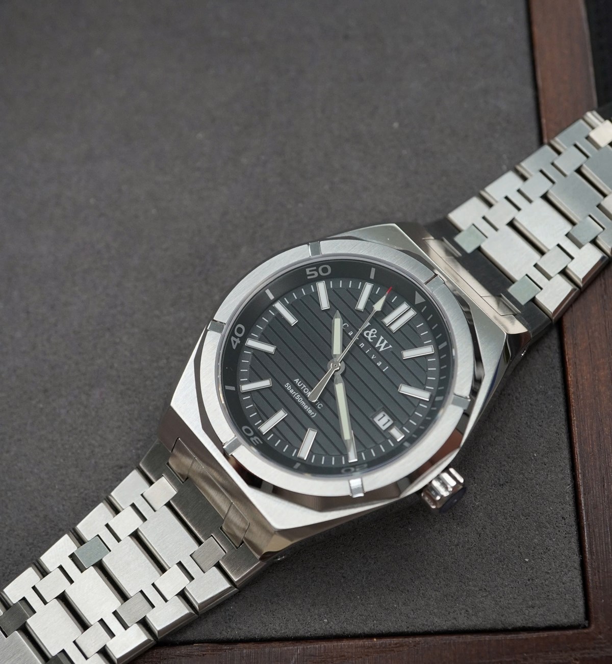  I&W CARNIVAL IW711