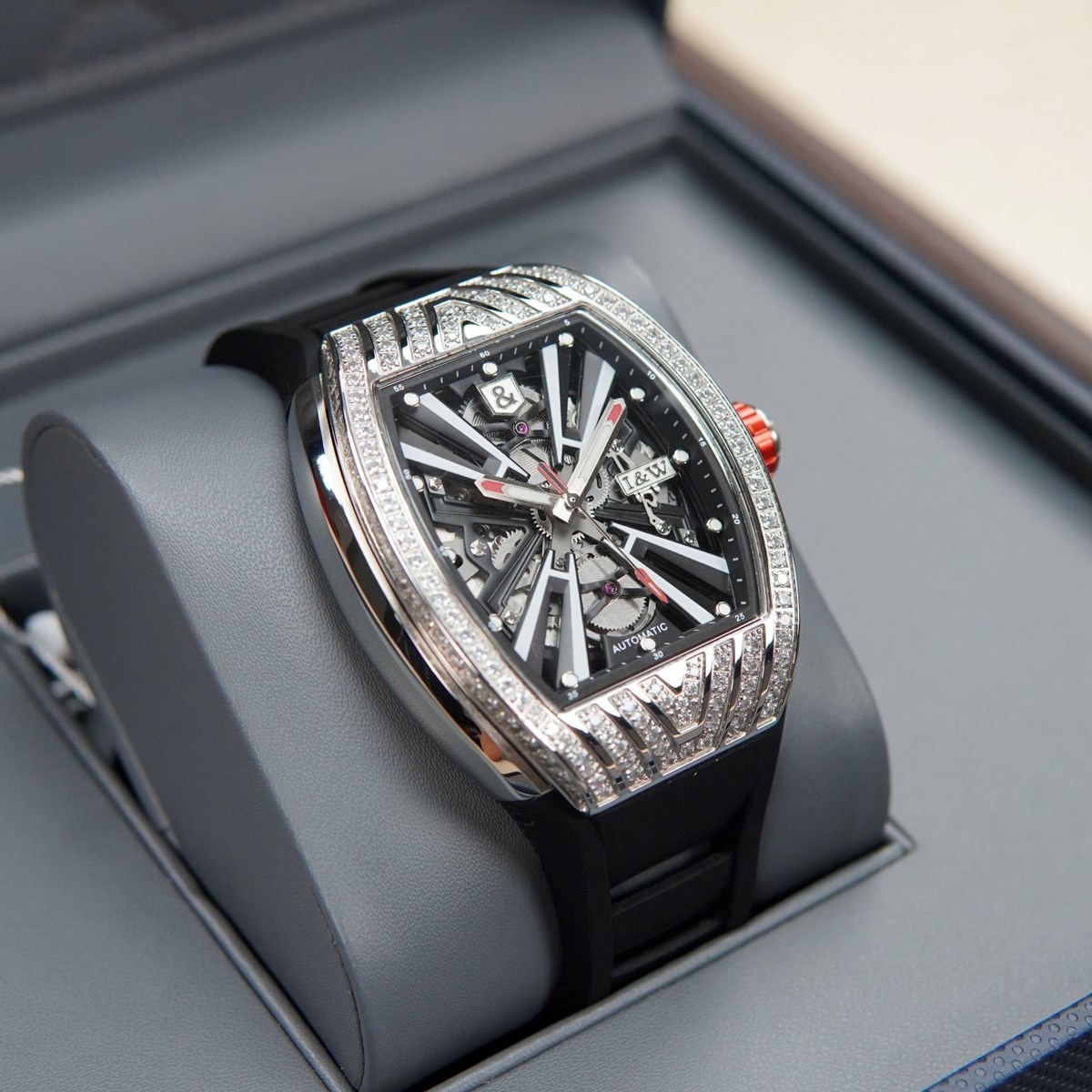 I&W Carnival IW765G Automatic