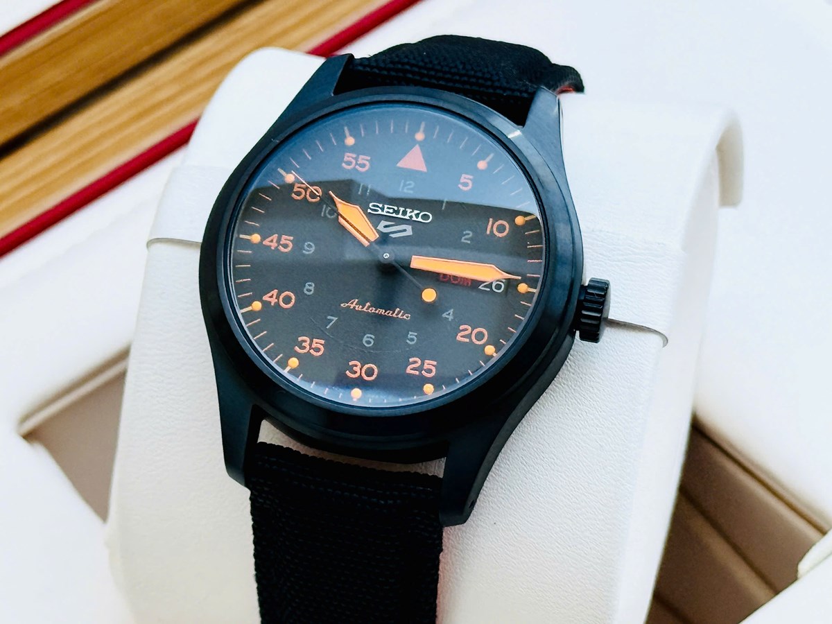 Seiko 5 Mens Orange Sports Watch SRPH33K1